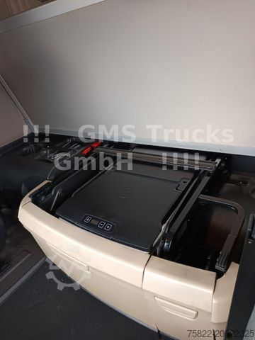 Vacuum tank truck MAN TGX 26.500 / Auto+Ret / Silo 30 Kubik