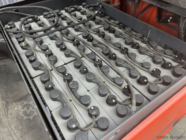 Electric 4-wheel forklift Linde E25H-01/600