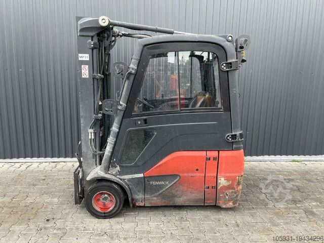 Electric 3-wheel forklift Linde E18-02