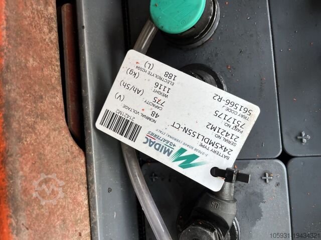 Electric 4-wheel forklift Linde E20P-02