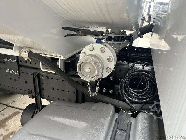 Tanker truck Mercedes-Benz Axor 3344 6x4 Water Tank Truck