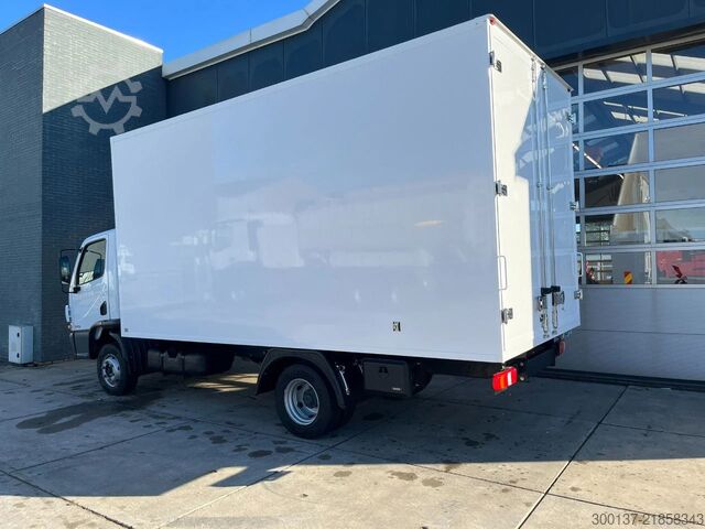 Suitcase Mercedes-Benz Accelo 915 4x2 Closed Cargo Truck
