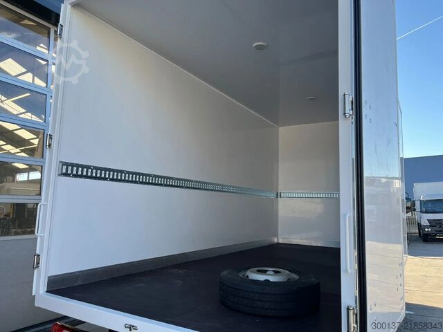 Suitcase Mercedes-Benz Accelo 915 4x2 Closed Cargo Truck