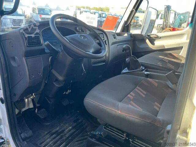 Suitcase Mercedes-Benz Accelo 915 4x2 Closed Cargo Truck