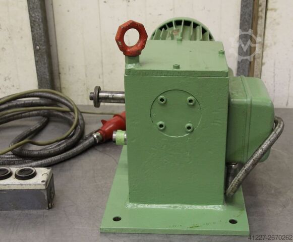 Gear motor 1.1 kW 25 rpm Helin RK010.5b-4