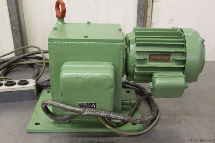 Gear motor 1.1 kW 25 rpm Helin RK010.5b-4