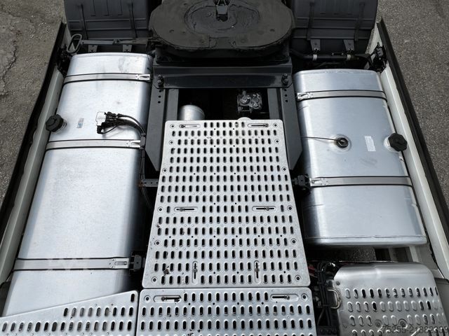 Standard tractor unit IVECO S-WAY AS440S48 ACC Intarder Klima Aerokit 2xTank