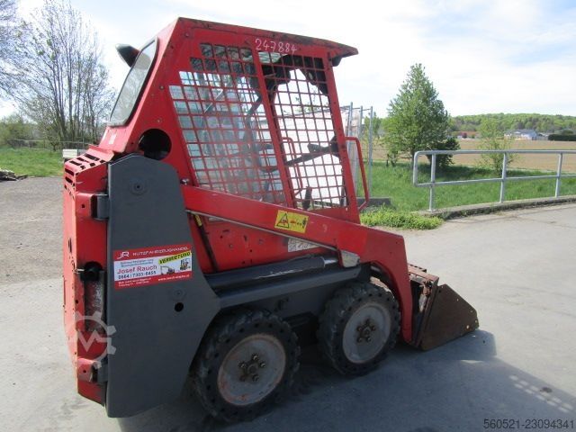 Baggerlader Bobcat S 70 - Kompaktlader mit Schaufel