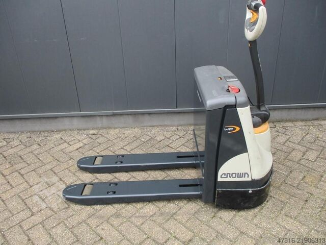 Pallet truck Crown WP3015