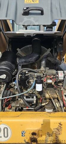 Liebherr L 524 wheel loader Liebherr-Werk Bischofshofen GmbH L 524