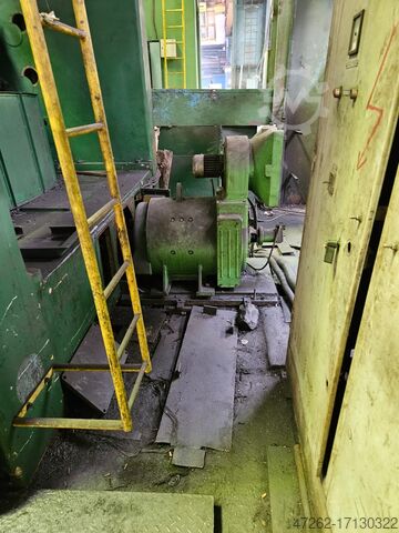 Vertikaldrehmaschine mit Revolver UMARO VTL SC 33
