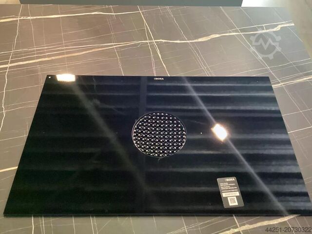 Showroom Küche Kochinsel Hochschränke Cucinesse Italien Evolve Sand-beige