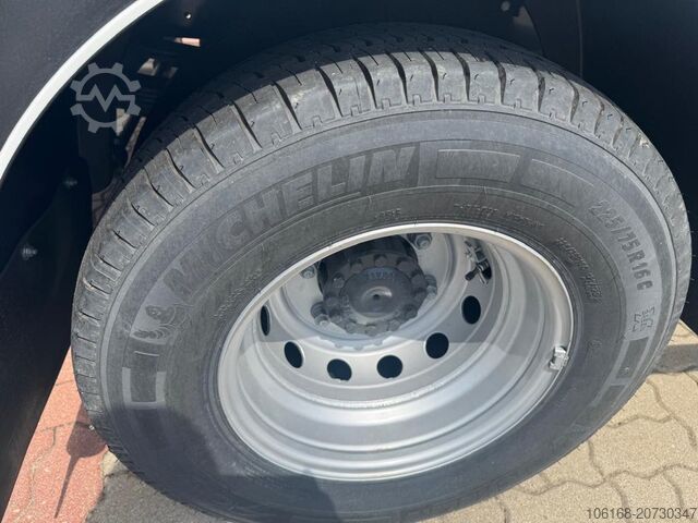 Mobile crane truck Iveco Daily 70C18 Kran Hyva Pritsche 5 m