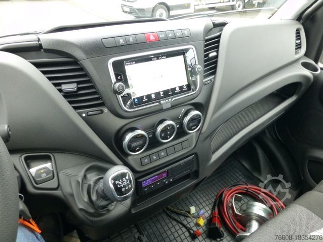 Wrecker IVECO DAILY 72C18 Schiebeplateu Luftfed Navi