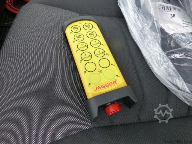 Wrecker IVECO DAILY 72C18 Schiebeplateu Luftfed Navi