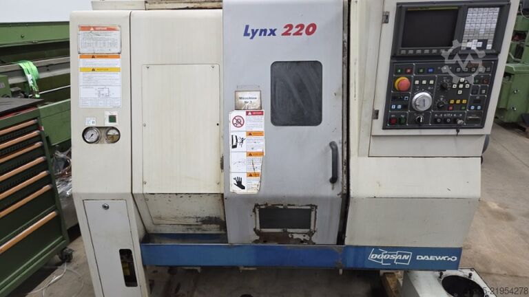 CNC lathe DOOSAN Lynx 220 B