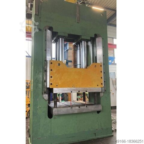 Double-Column Presse WEMHOENER 300K 300 SO (UVV)