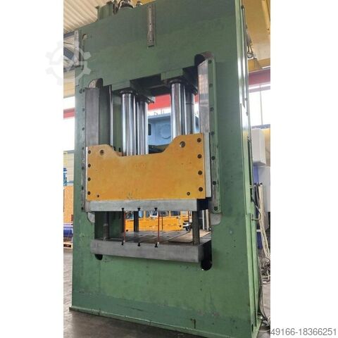 Double-Column Presse WEMHOENER 300K 300 SO (UVV)