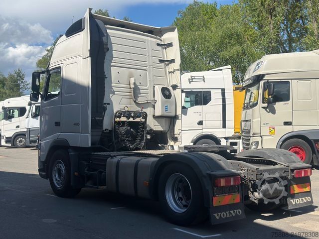 Standard tractor unit VOLVO FH 13 460 Globetrotter XL Eu5 2 Tanks Standklima