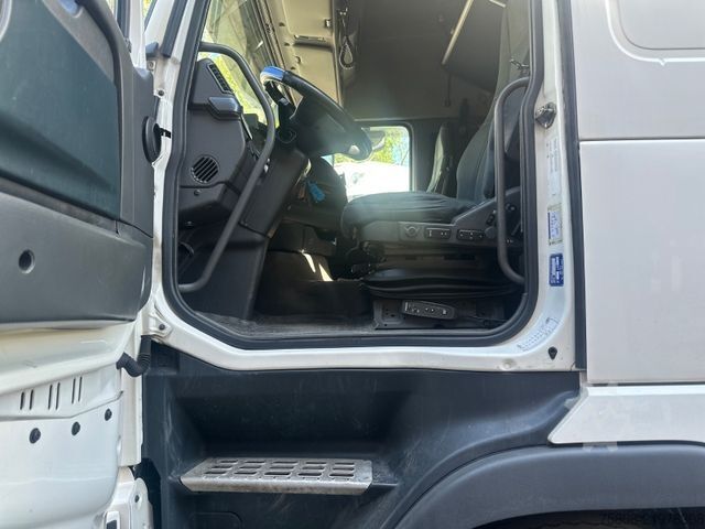 Standard tractor unit VOLVO FH 13 460 Globetrotter XL Eu5 2 Tanks Standklima