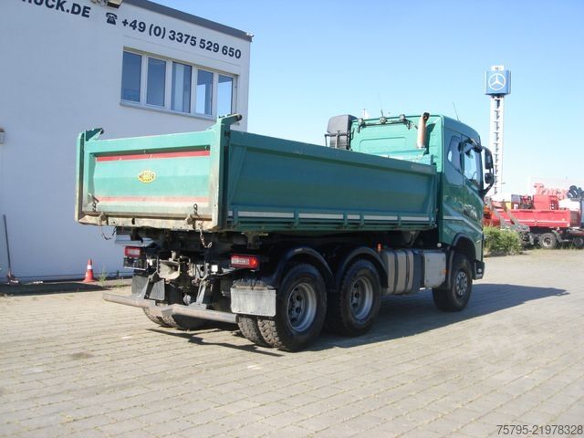 Three-sided tipper truck VOLVO FH 500 6x6 X-Track 3-Achs Kipper angetriebene Li