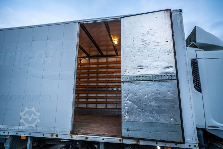 Box body VOLVO FL 240 (12T.) + DHOLLANDIA