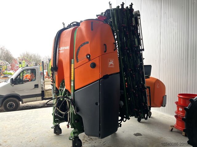Amazone UF 2002 mit FT 1502 Fronttank, 2.000 L + 1.500 L / 30 m, Section Control Amazone UF 2002 mit FT 1502 Fronttank, 2.000 L +