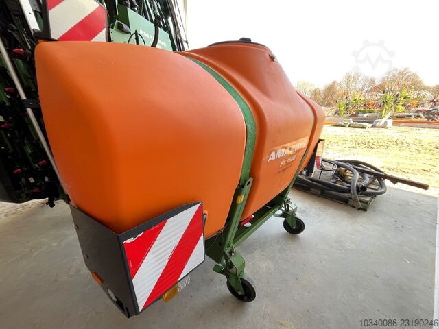 Amazone UF 2002 mit FT 1502 Fronttank, 2.000 L + 1.500 L / 30 m, Section Control Amazone UF 2002 mit FT 1502 Fronttank, 2.000 L +