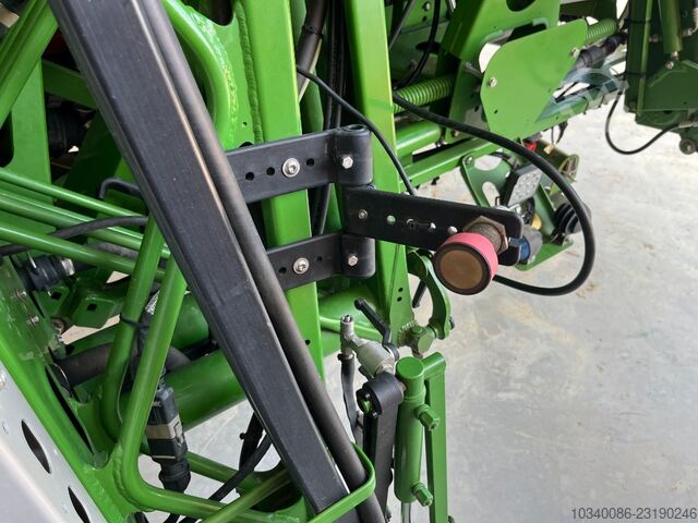 Amazone UF 2002 mit FT 1502 Fronttank, 2.000 L + 1.500 L / 30 m, Section Control Amazone UF 2002 mit FT 1502 Fronttank, 2.000 L +