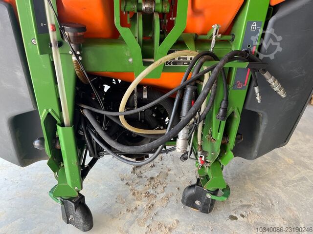 Amazone UF 2002 mit FT 1502 Fronttank, 2.000 L + 1.500 L / 30 m, Section Control Amazone UF 2002 mit FT 1502 Fronttank, 2.000 L +