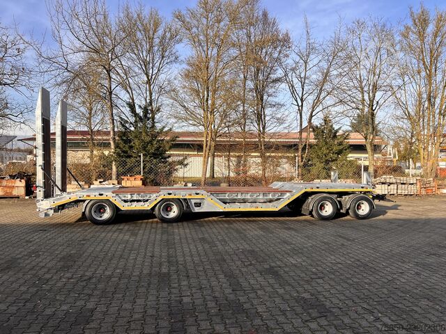 Low loader trailer Möslein T 4 VB H1 R  neuer 4 Achs Tieflader + Radmulden