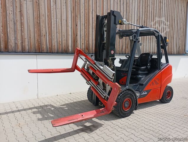 4-Rad-Gabelstapler Linde H 30 Diesel Triplex Zinkenverstellgerät