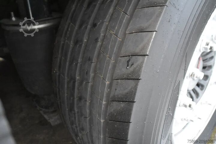 Refrigerated/frozen transport Chereau + THERMO KING SLXe 300 - SLIDING WALL - SAF AXL...