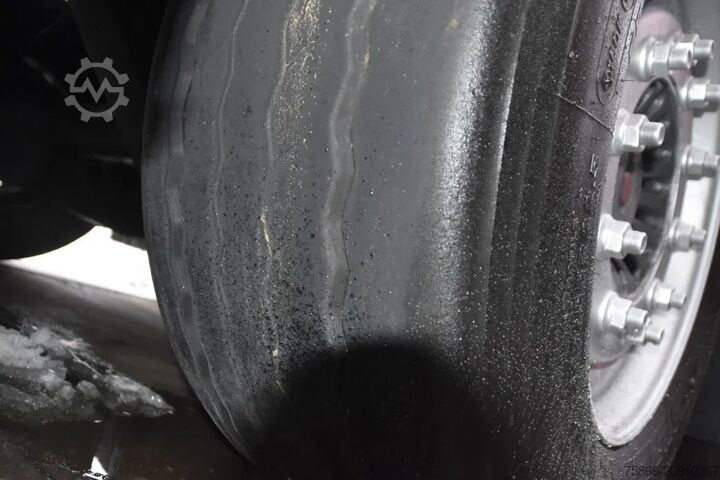 Refrigerated/frozen transport Chereau + THERMO KING SLXe 300 - SLIDING WALL - SAF AXL...