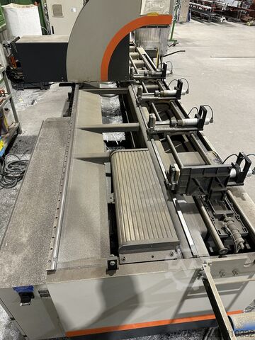 Machining center for aluminum profiles Elumatec SBZ 122 CNC – Profilbearbeitungszentrum