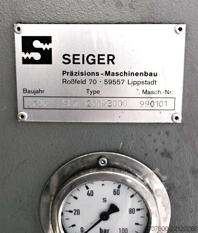 Heavy-duty lathe Seiger SLZ 1200 x 3000 with Siemens cycle control Seiger SLZ 1200 x 3000