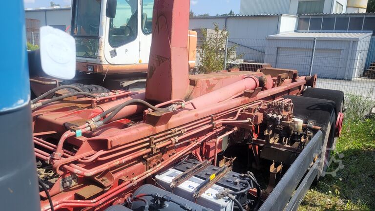 Abrollkipper MAN 26.403 6x2 BL Lift & Lenkachse man Pumpe