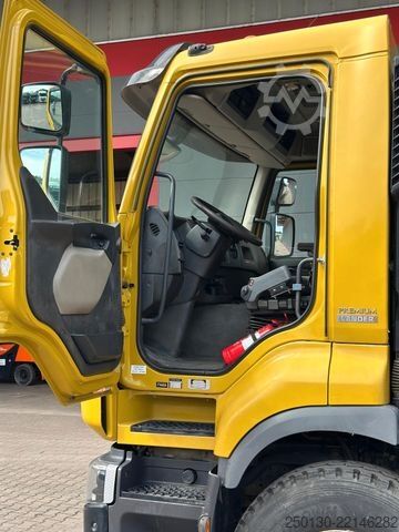 Abrollkipper RENAULT Premium Lander 460.32 8x4 BB HIAB XR26S Hooklift