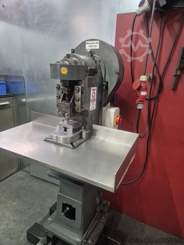 Eccentric press BMW TP 3