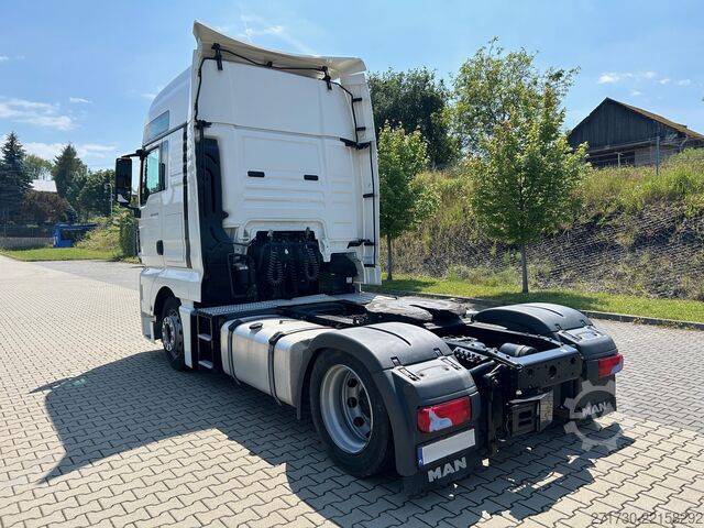 Volume tractor unit MAN TGX 18.470 XXL / LOW DECK / MEGA