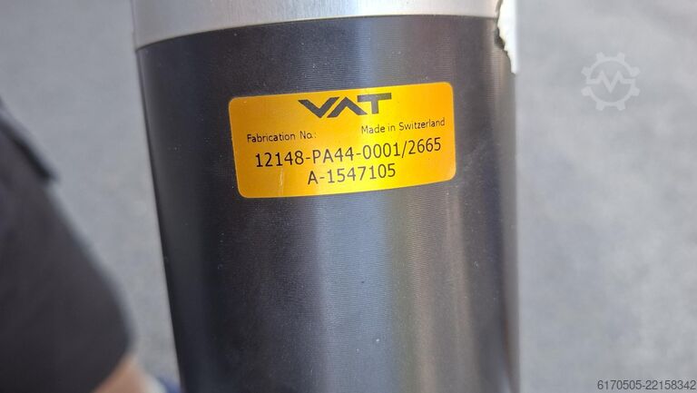 Uhv-system and manipulator VAT 12148-PA44-0001/2665 gate valve