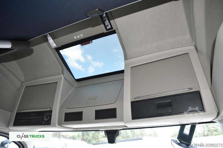 Standard tractor unit VOLVO FH 460 Globetrotter XL Varios i-Save