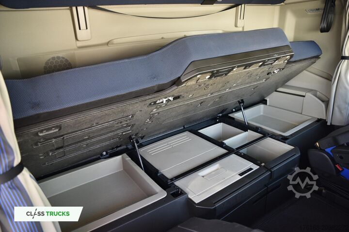 Standard tractor unit VOLVO FH 460 Globetrotter XL Varios i-Save