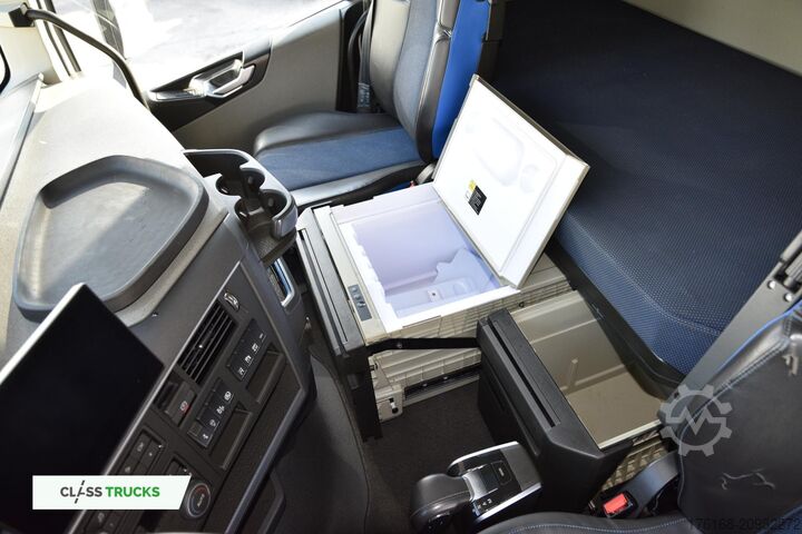 Standard tractor unit VOLVO FH 460 Globetrotter XL Varios i-Save