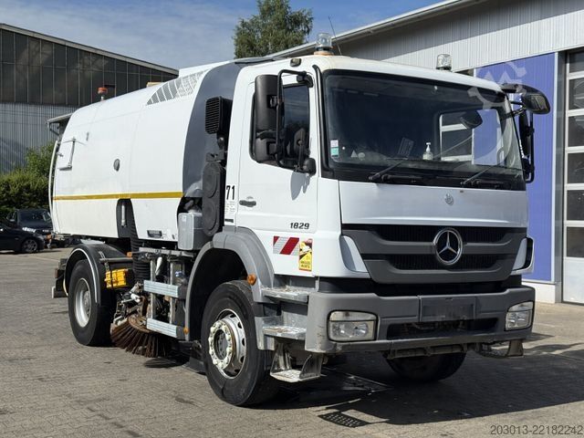 Kehrmaschine MERCEDES-BENZ AXOR 1829 Kehrmaschine BUCHER