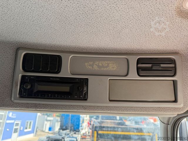 Kehrmaschine MERCEDES-BENZ AXOR 1829 Kehrmaschine BUCHER