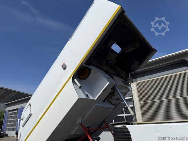 Kehrmaschine MERCEDES-BENZ AXOR 1829 Kehrmaschine BUCHER