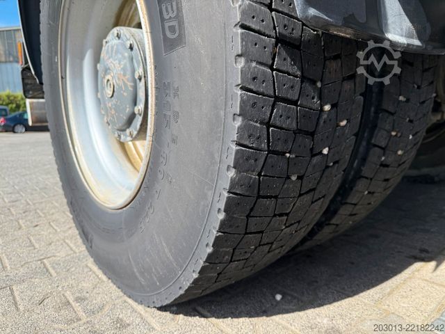 Kehrmaschine MERCEDES-BENZ AXOR 1829 Kehrmaschine BUCHER