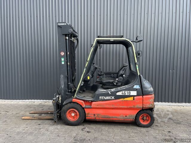 Elektro 4 Rad-Stapler Linde E25-02