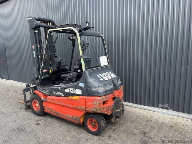 Elektro 4 Rad-Stapler Linde E25-02